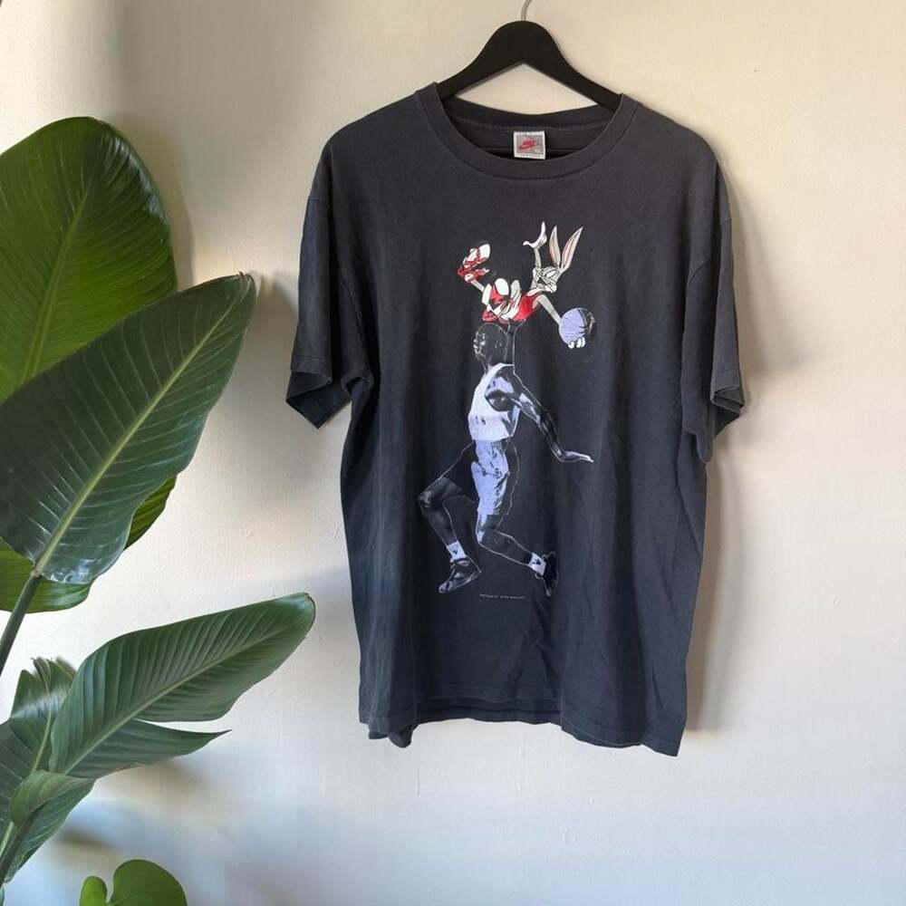Vintage 1991 Nike Hare Jordan Bugs Bunny Michael Jordan T-Shirt XL Made in USA